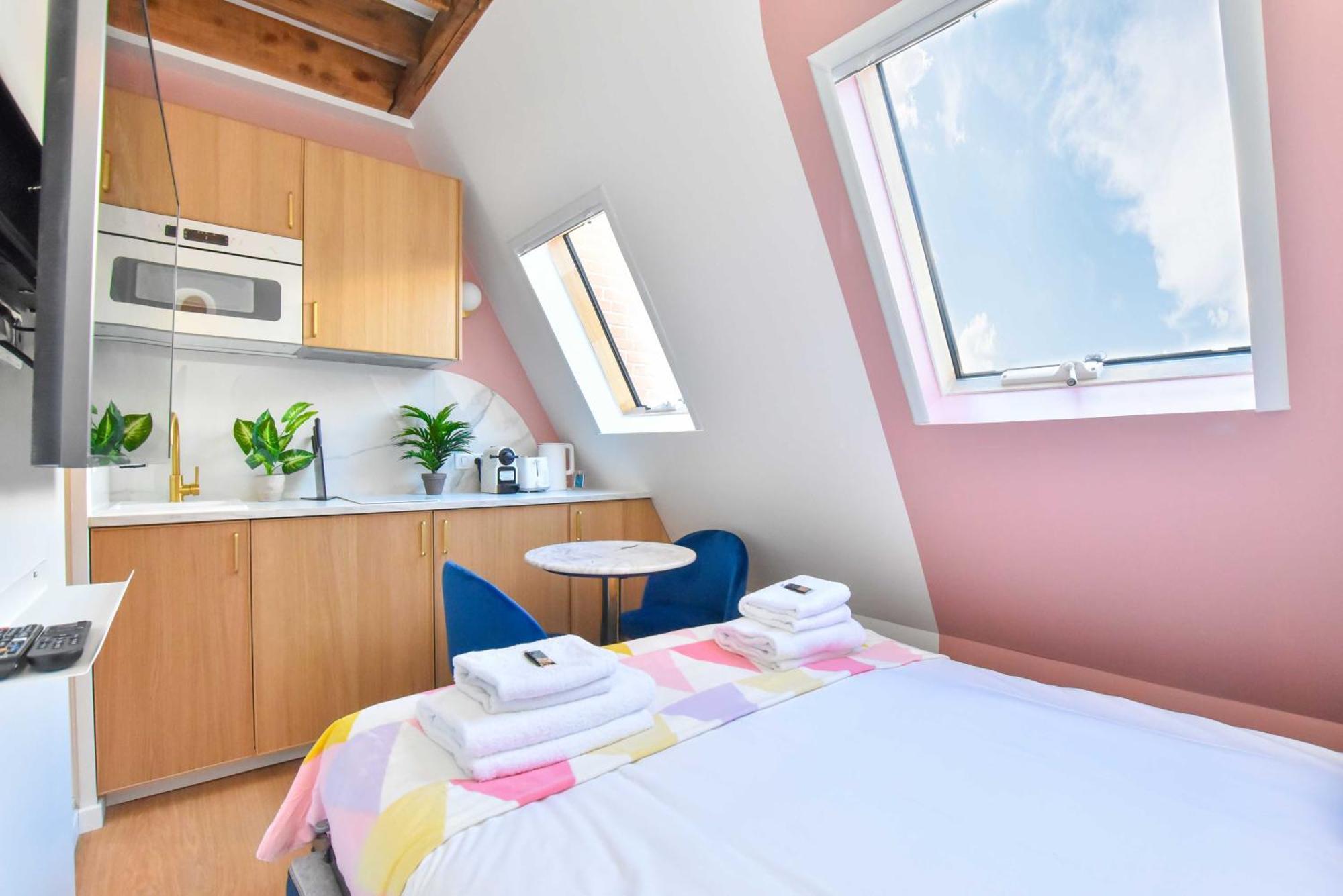 Newly Renovated Studio Under The Parisian Roofs - Arc De Triomphe Apartment Luaran gambar