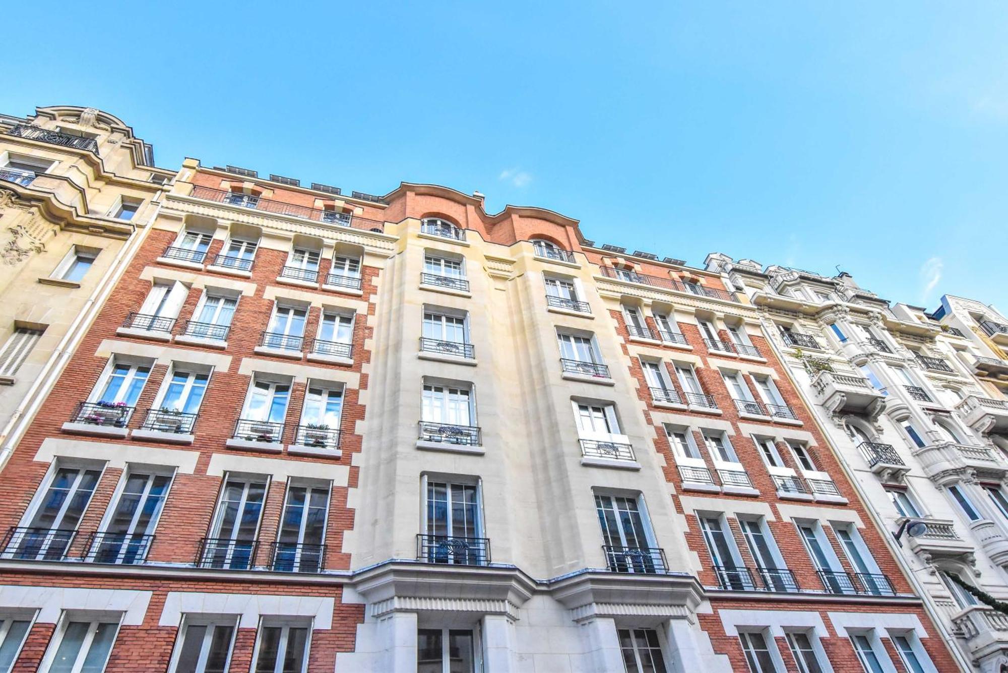 Newly Renovated Studio Under The Parisian Roofs - Arc De Triomphe Apartment Luaran gambar