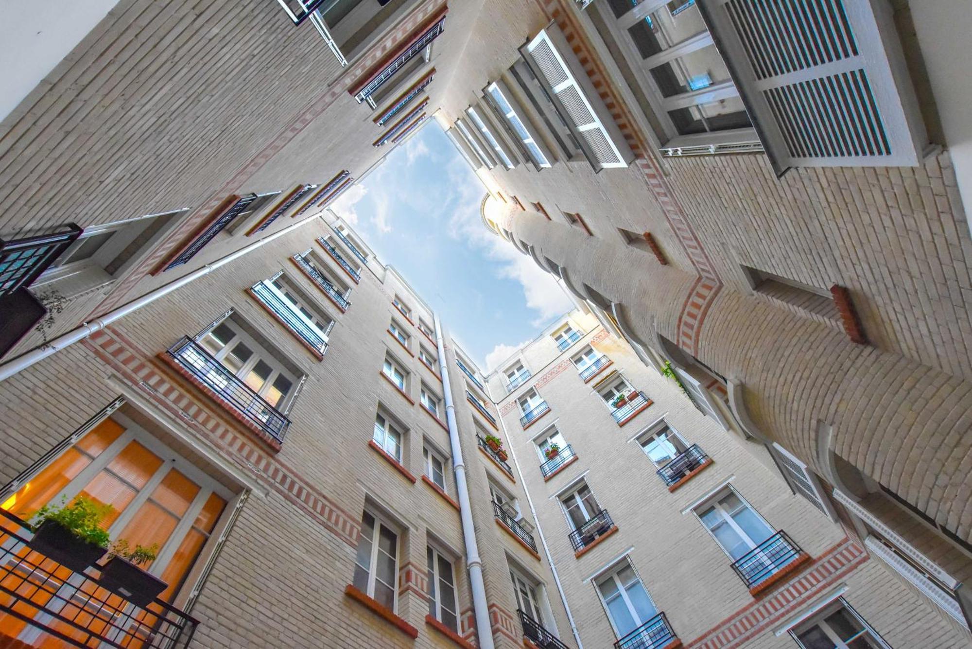 Newly Renovated Studio Under The Parisian Roofs - Arc De Triomphe Apartment Luaran gambar