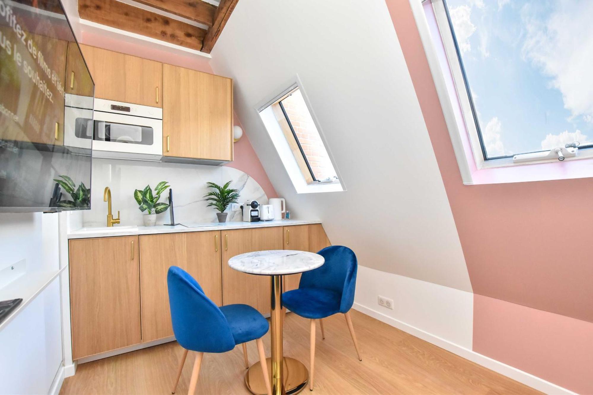 Newly Renovated Studio Under The Parisian Roofs - Arc De Triomphe Apartment Luaran gambar